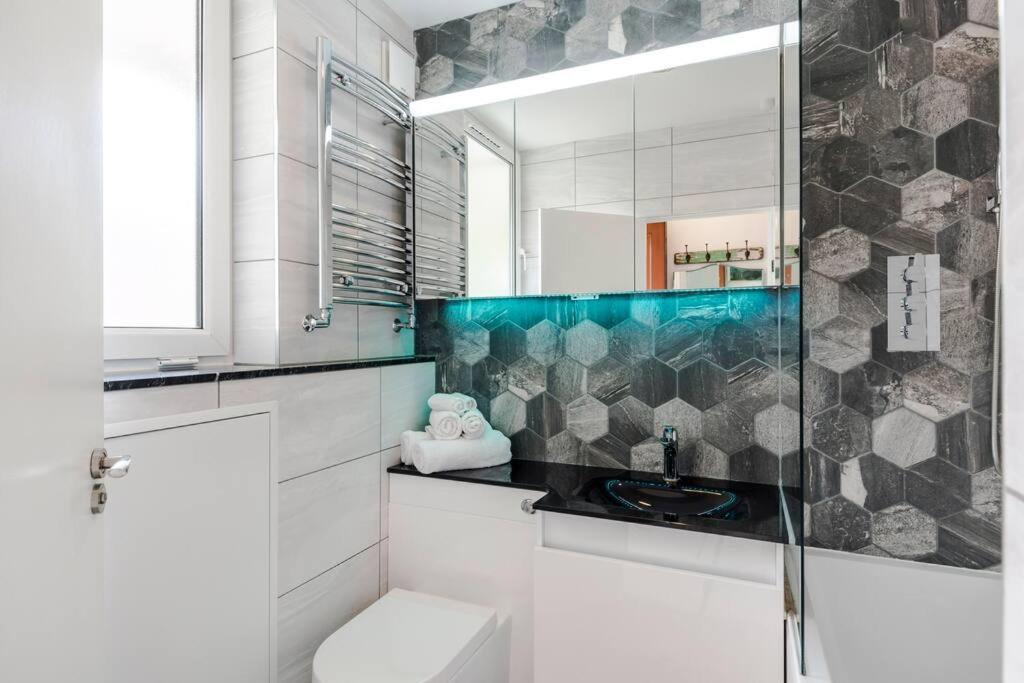 The Clarence, Central London Apartment W/ Wifi Exterior photo